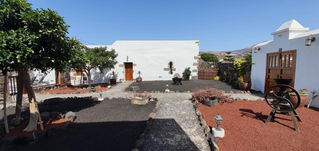 Caserio Leandro I Tias Exterior photo